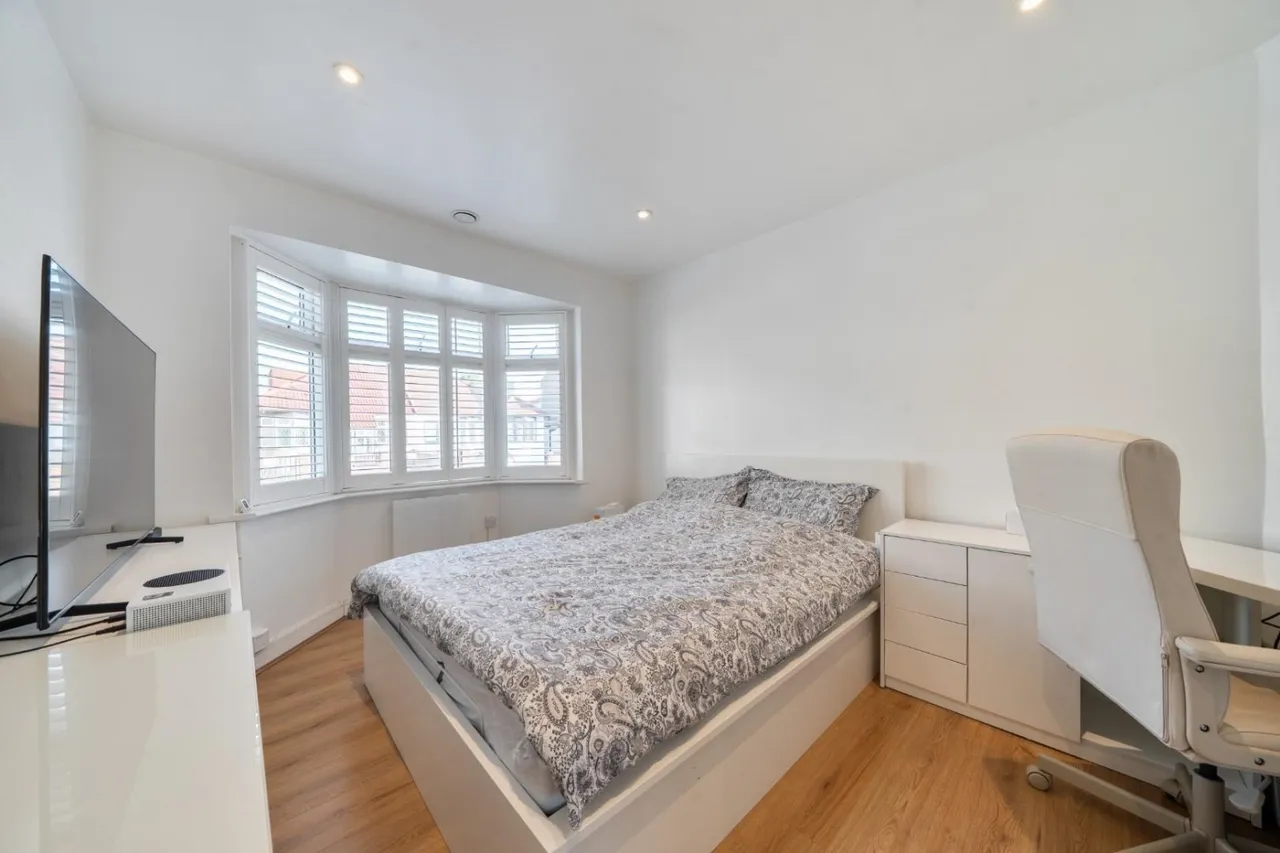 Sydney Road, SE2, photo 2