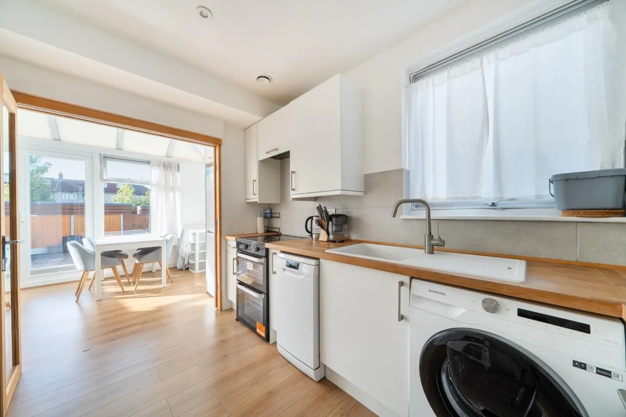 Sydney Road, SE2, photo 8