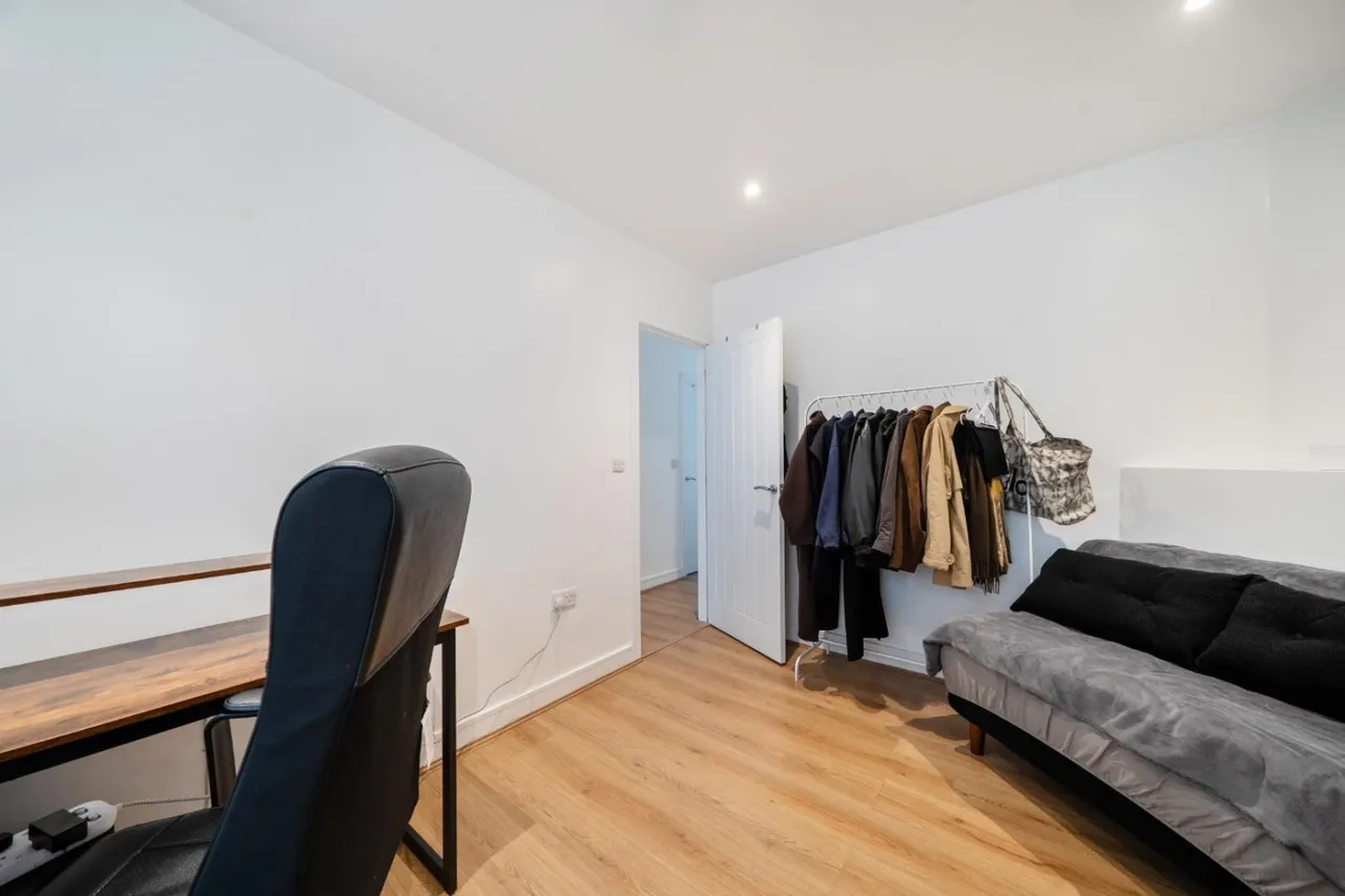 Sydney Road, SE2, photo 6
