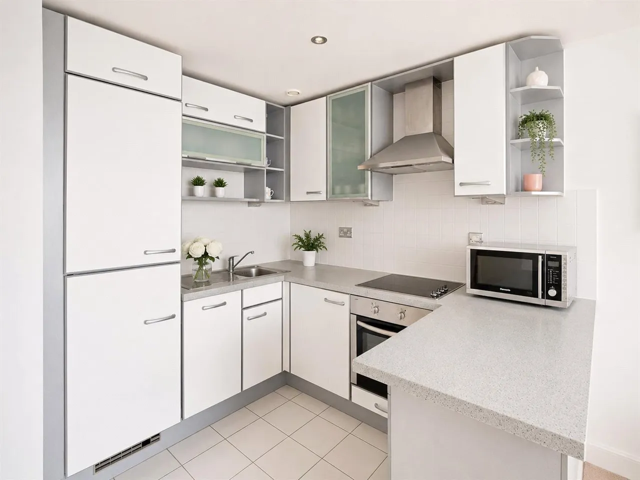 Western Gateway, E16, photo 6