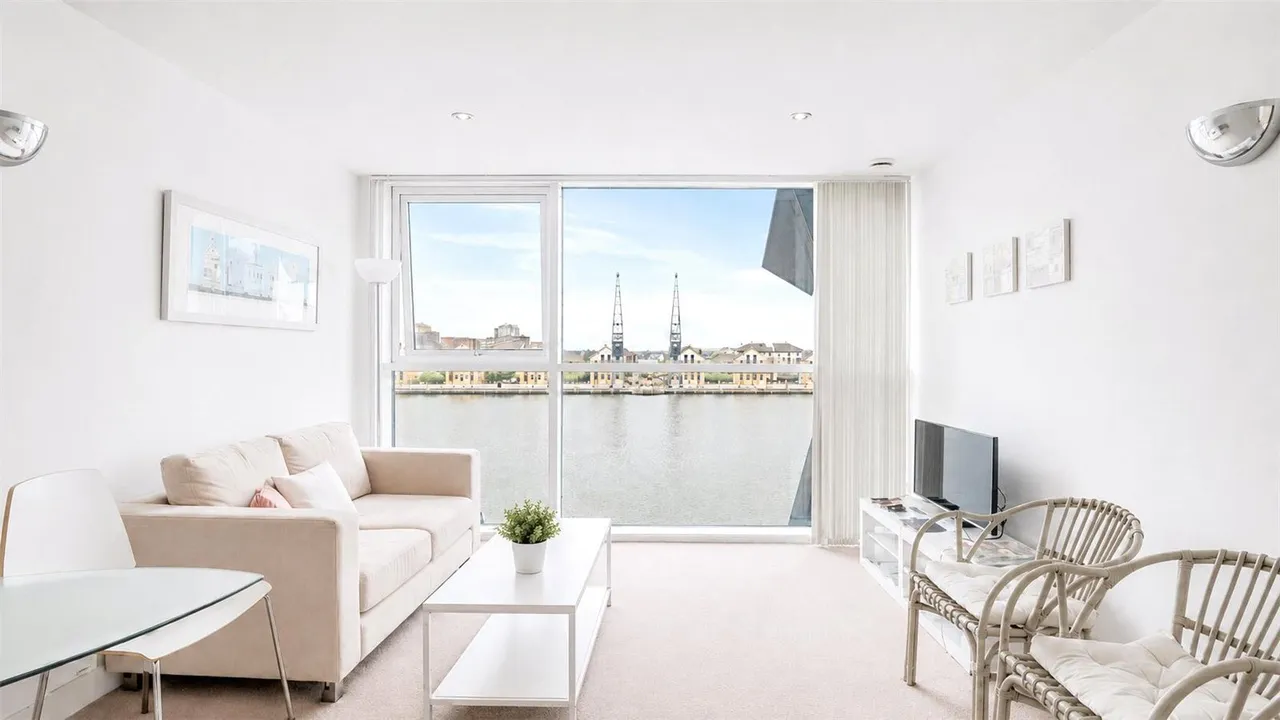 1 bed flat for sale, Western Gateway, E16