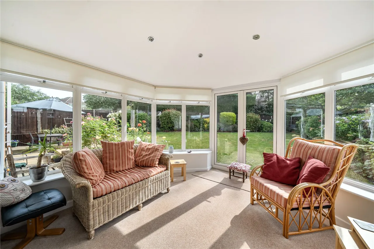 Franklin Avenue, Hartley Wintney, Hook, Hampshire, RG27 8RB, photo 8