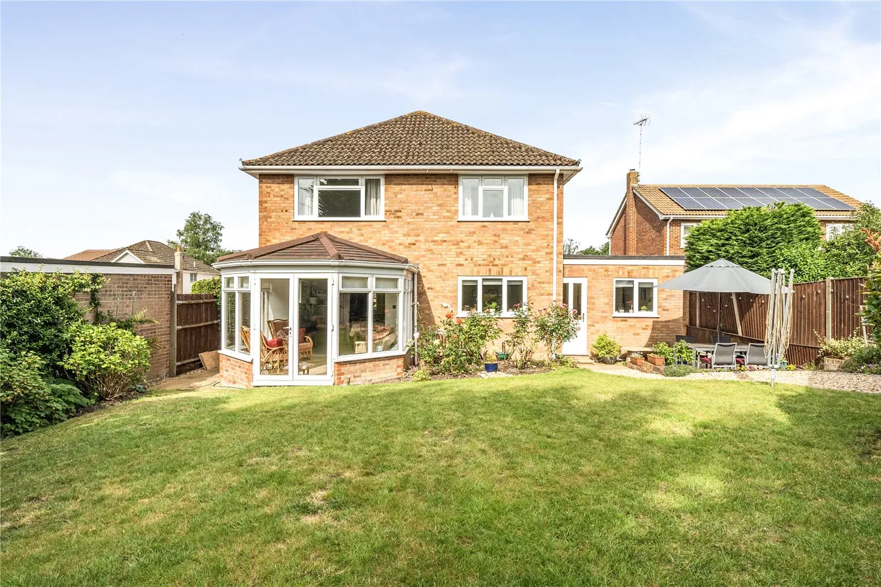 Franklin Avenue, Hartley Wintney, Hook, Hampshire, RG27 8RB, photo 18