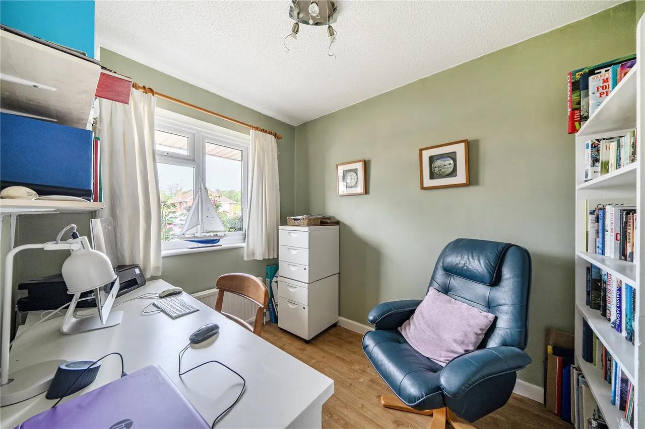 Franklin Avenue, Hartley Wintney, Hook, Hampshire, RG27 8RB, photo 9