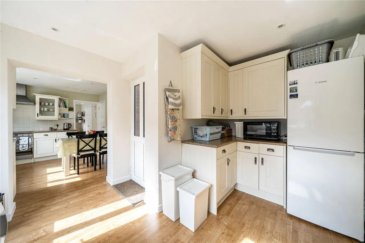 Franklin Avenue, Hartley Wintney, Hook, Hampshire, RG27 8RB, photo 4