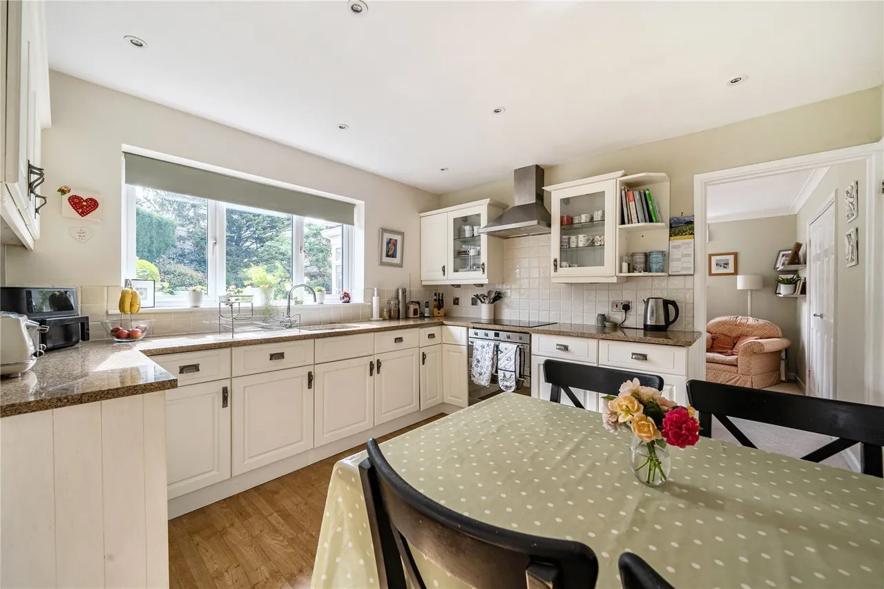 Franklin Avenue, Hartley Wintney, Hook, Hampshire, RG27 8RB, photo 3