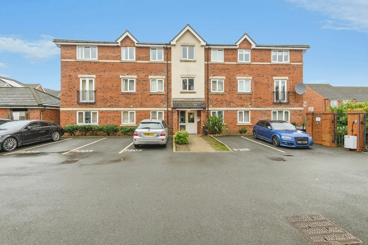 Blackthorn Drive, Huddersfield, West Yorkshire, HD3, photo 8