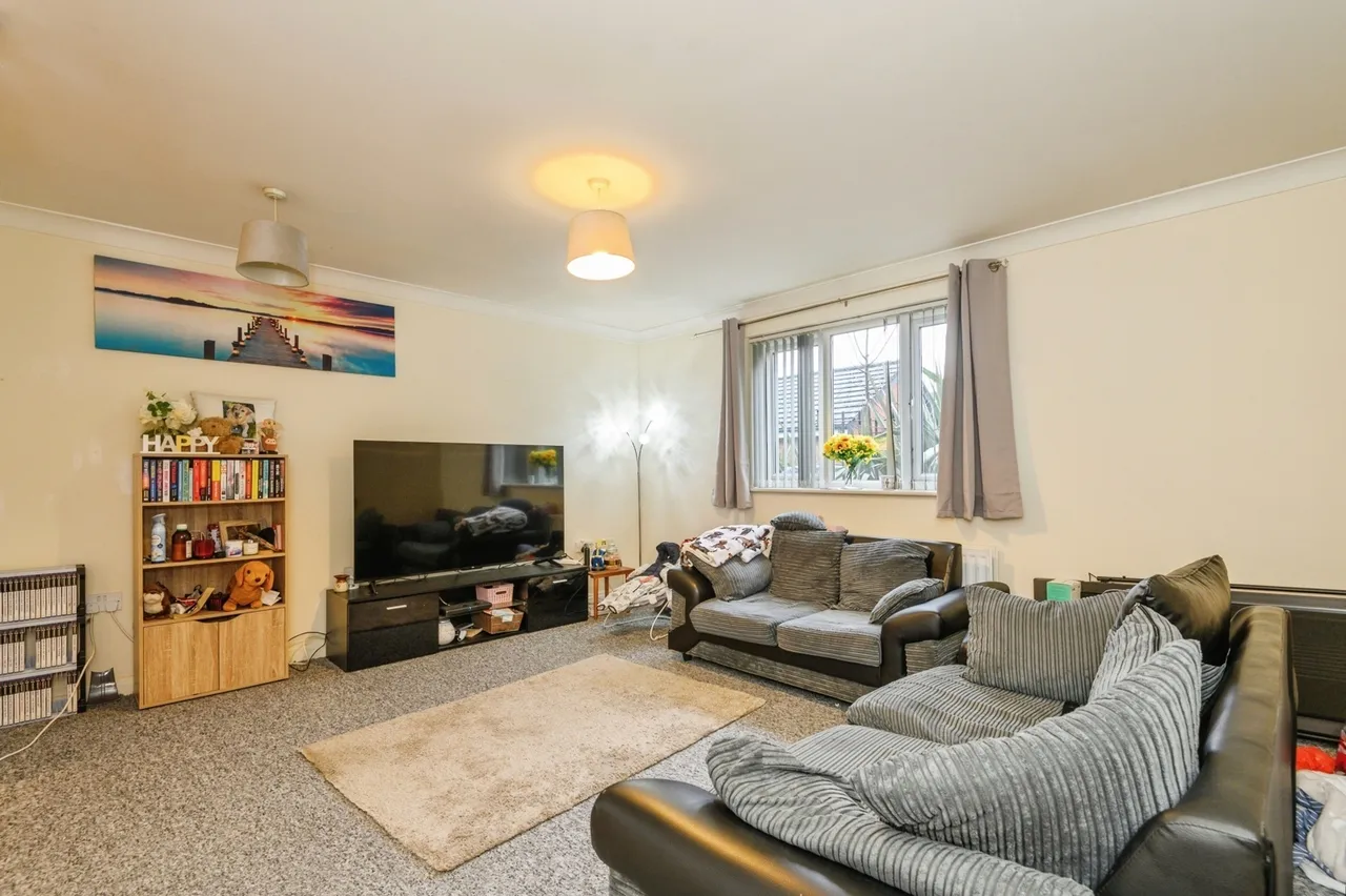 Blackthorn Drive, Huddersfield, West Yorkshire, HD3, photo 2
