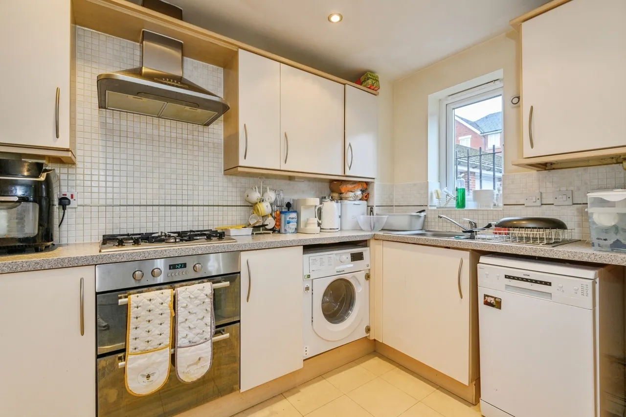 Blackthorn Drive, Huddersfield, West Yorkshire, HD3, photo 12