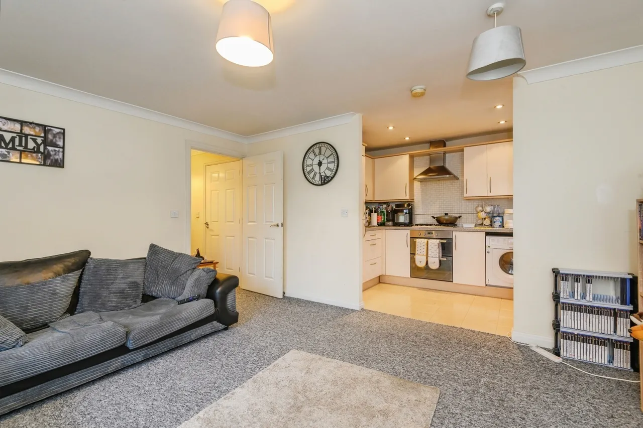 Blackthorn Drive, Huddersfield, West Yorkshire, HD3, photo 9