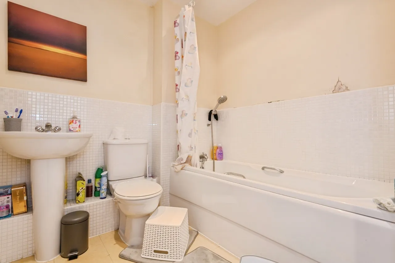 Blackthorn Drive, Huddersfield, West Yorkshire, HD3, photo 6