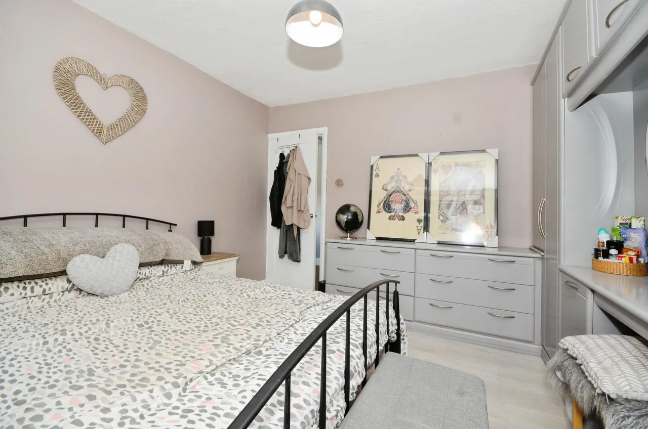 North Approach, Watford, WD25, photo 12