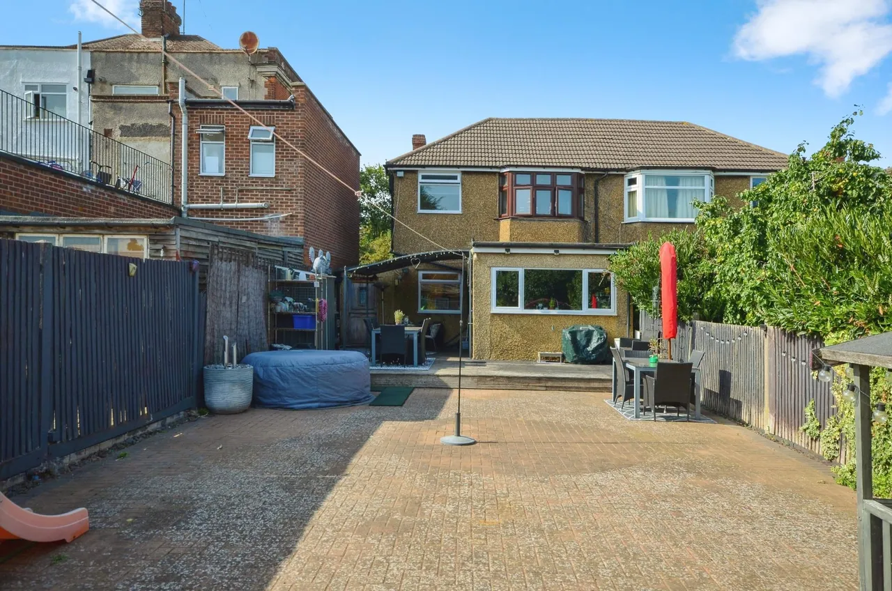North Approach, Watford, WD25, photo 18