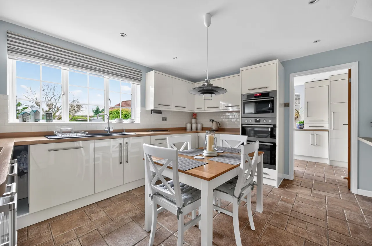 Lyndhurst Road, Landford, SP5, photo 3