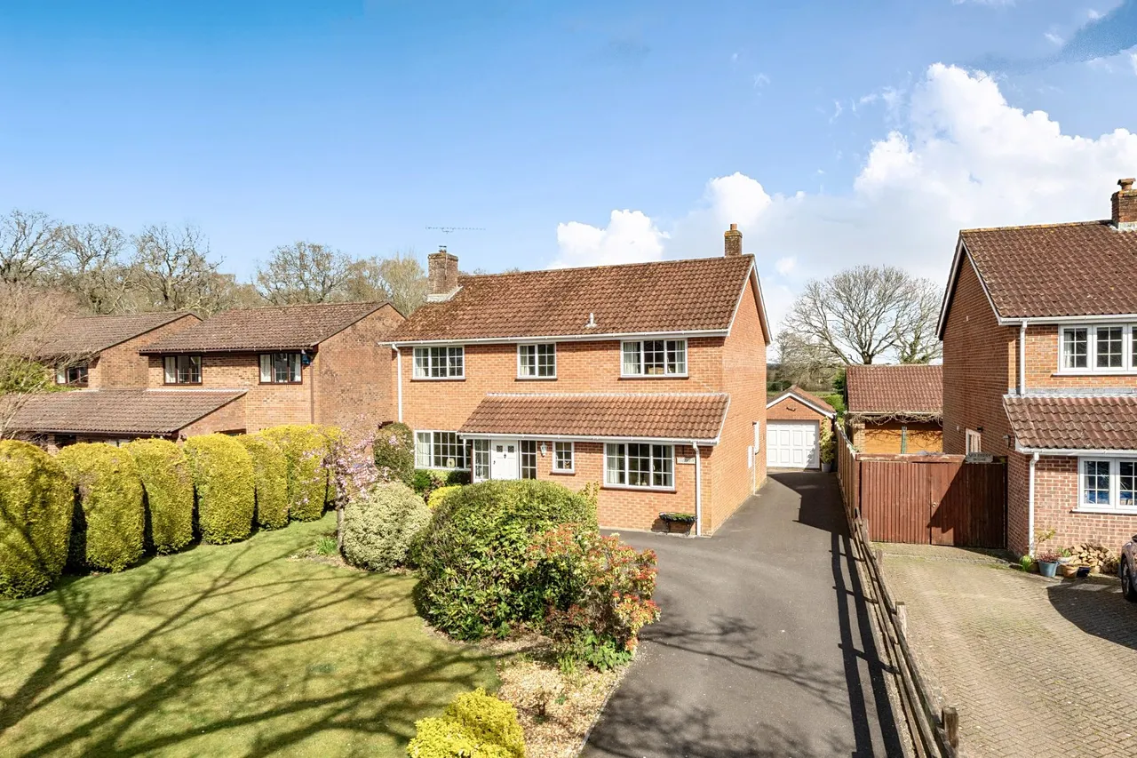 4 bed house for sale, Lyndhurst Road, Landford, SP5