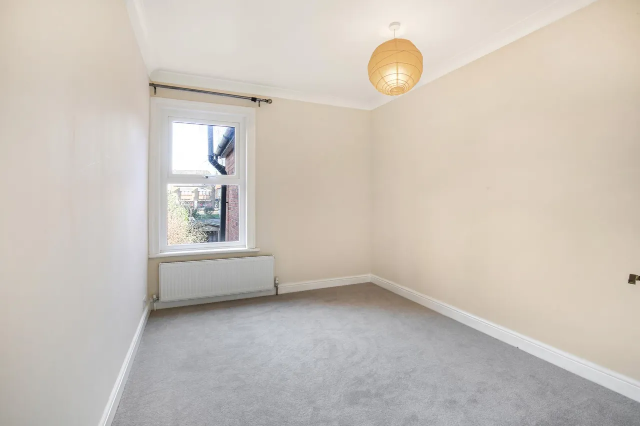 Margaret Road, Town Centre, Guildford, GU1, photo 11