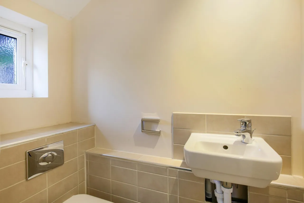 Margaret Road, Town Centre, Guildford, GU1, photo 9