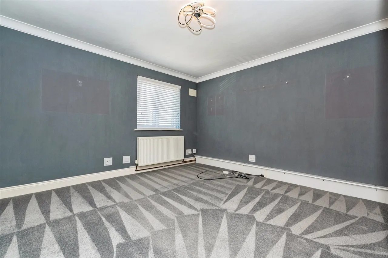 Crescent Court, Crescent Avenue, Grays, Essex, RM17, photo 6