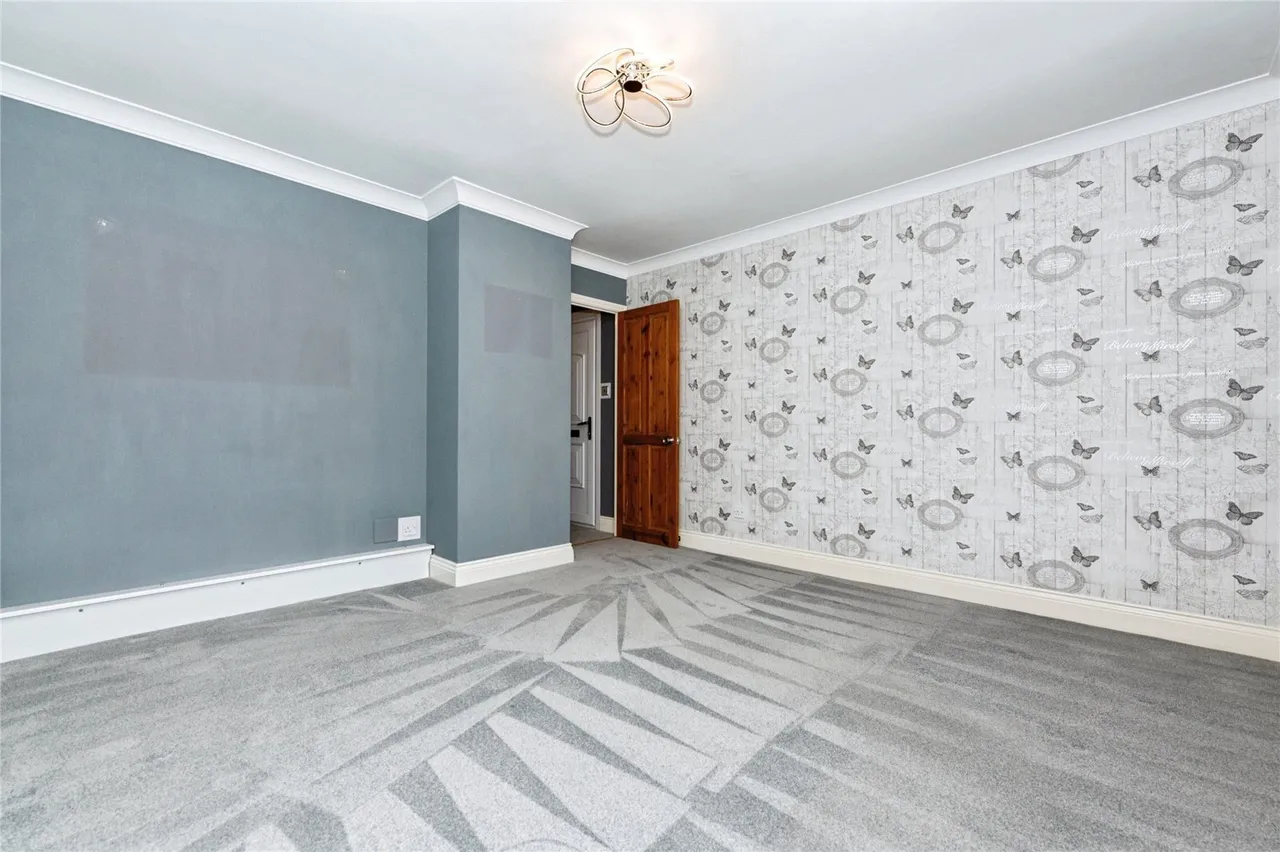 Crescent Court, Crescent Avenue, Grays, Essex, RM17, photo 8