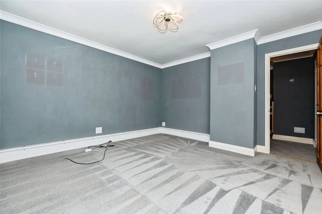 Crescent Court, Crescent Avenue, Grays, Essex, RM17, photo 7