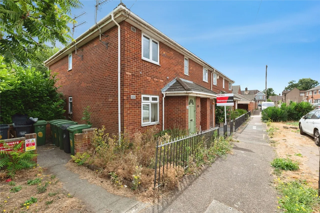 Crescent Court, Crescent Avenue, Grays, Essex, RM17, photo 12