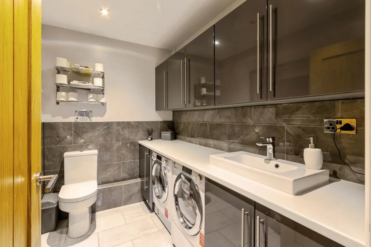 Cutsyke Avenue, Castleford, WF10, photo 11