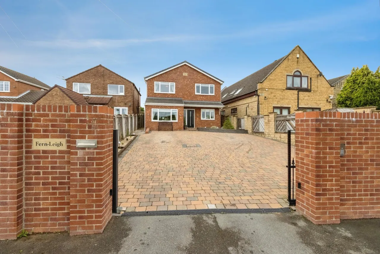 4 bed house for sale, Cutsyke Avenue, Castleford, WF10