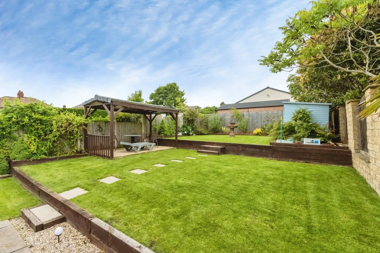 Cutsyke Avenue, Castleford, WF10, photo 26