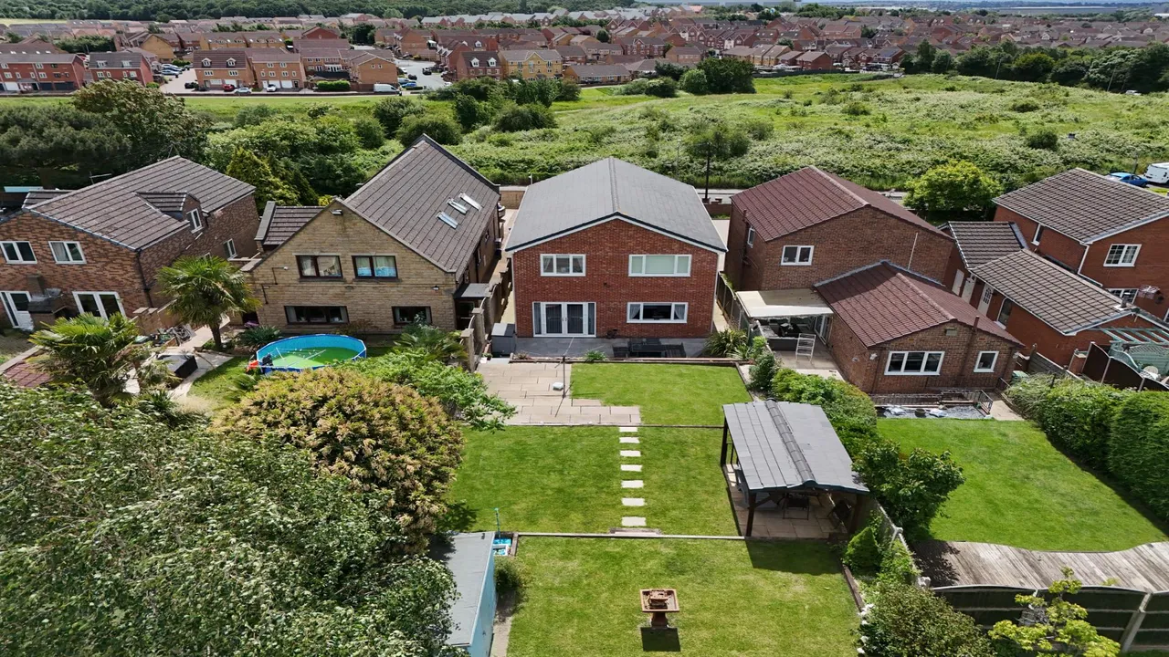 Cutsyke Avenue, Castleford, WF10, photo 28