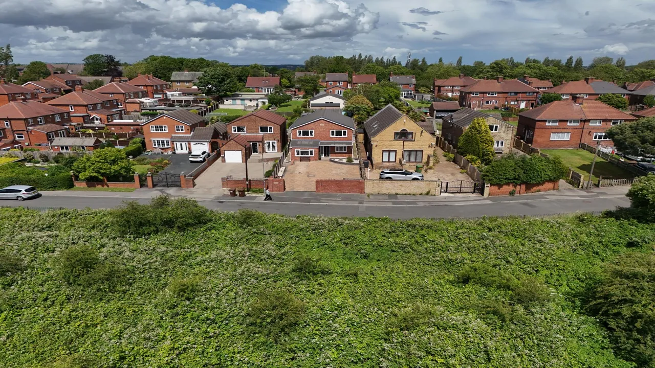 Cutsyke Avenue, Castleford, WF10, photo 27