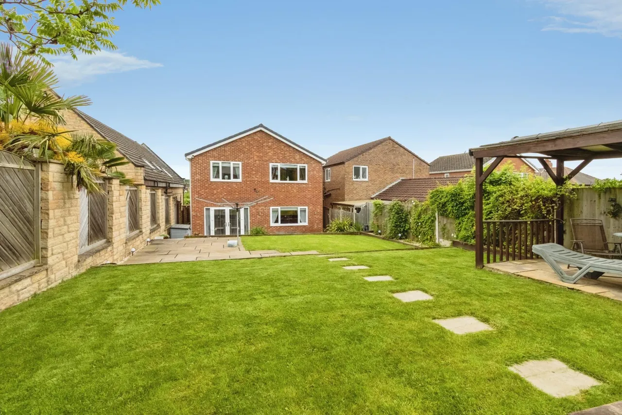 Cutsyke Avenue, Castleford, WF10, photo 24