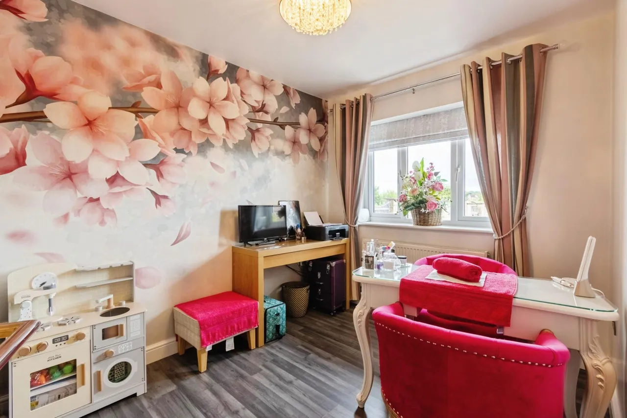 Cutsyke Avenue, Castleford, WF10, photo 12