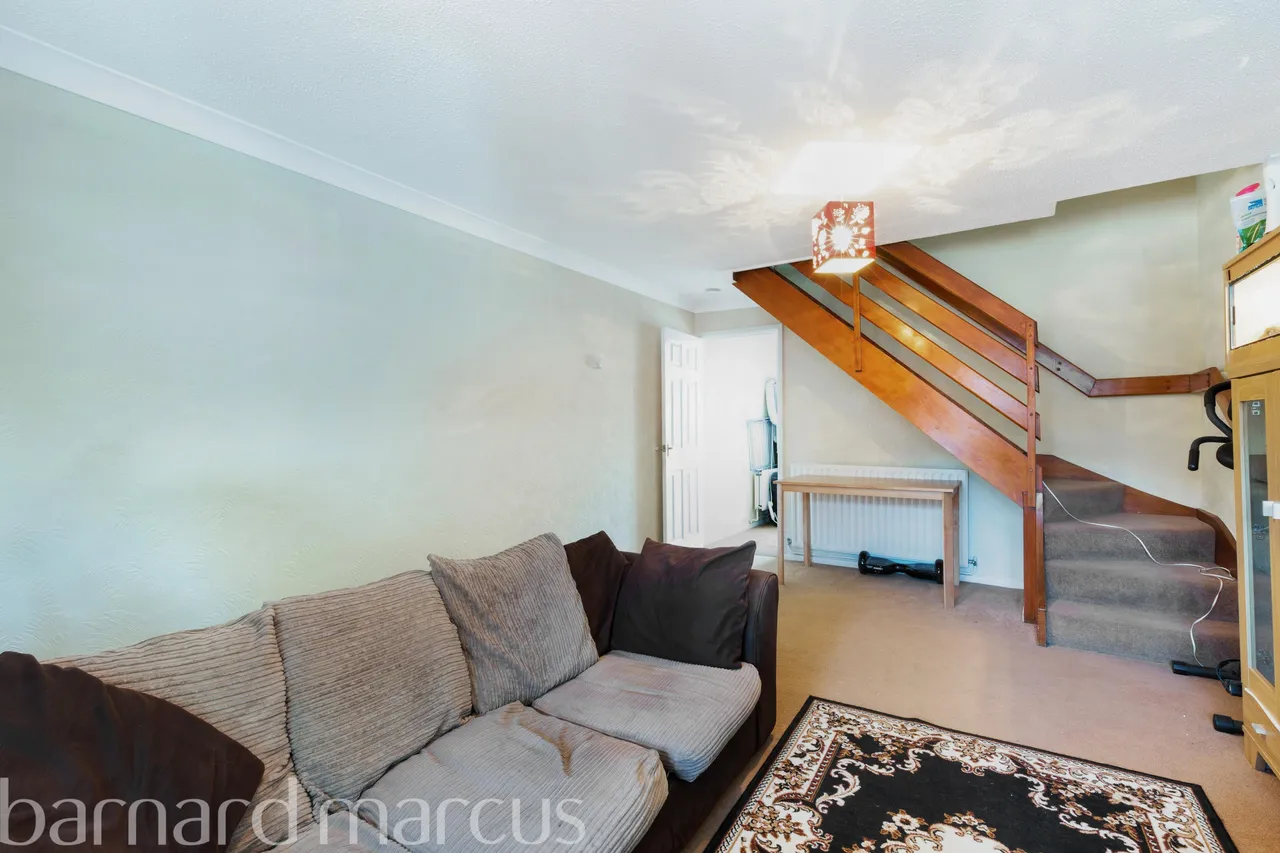 Hawthorne Place, Epsom, KT17, photo 3