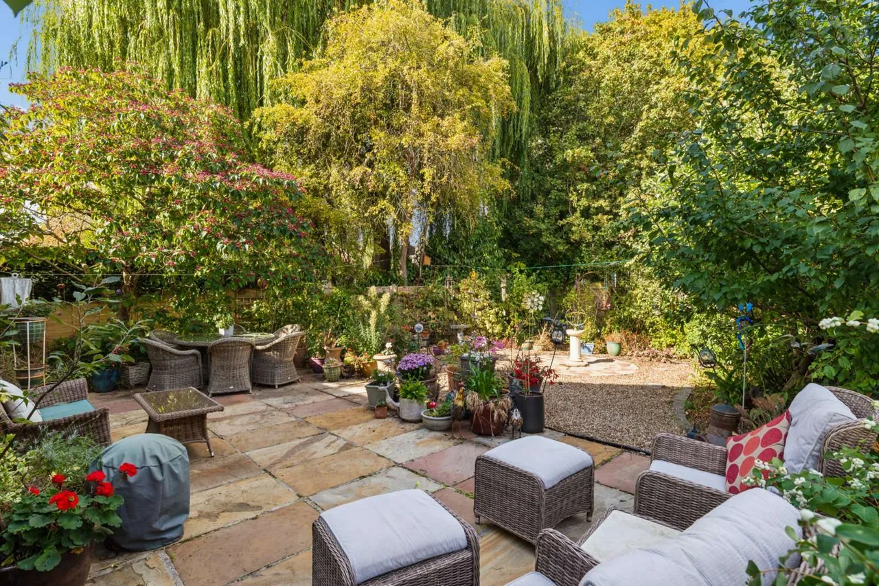 Dunlin Rise, Guildford, GU4, photo 3