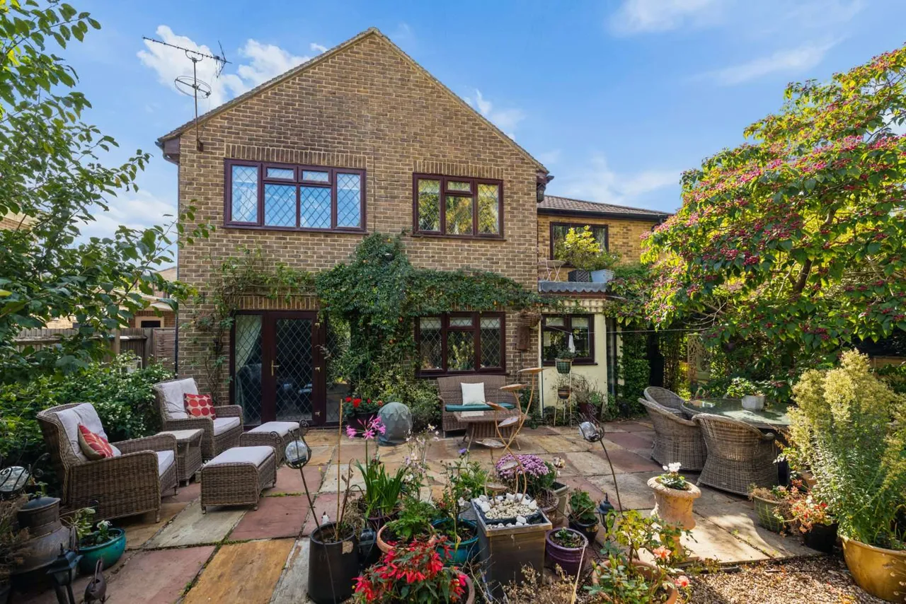 Dunlin Rise, Guildford, GU4, photo 25