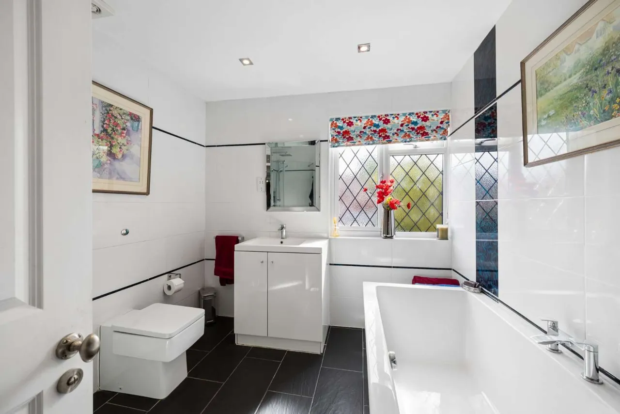 Dunlin Rise, Guildford, GU4, photo 16
