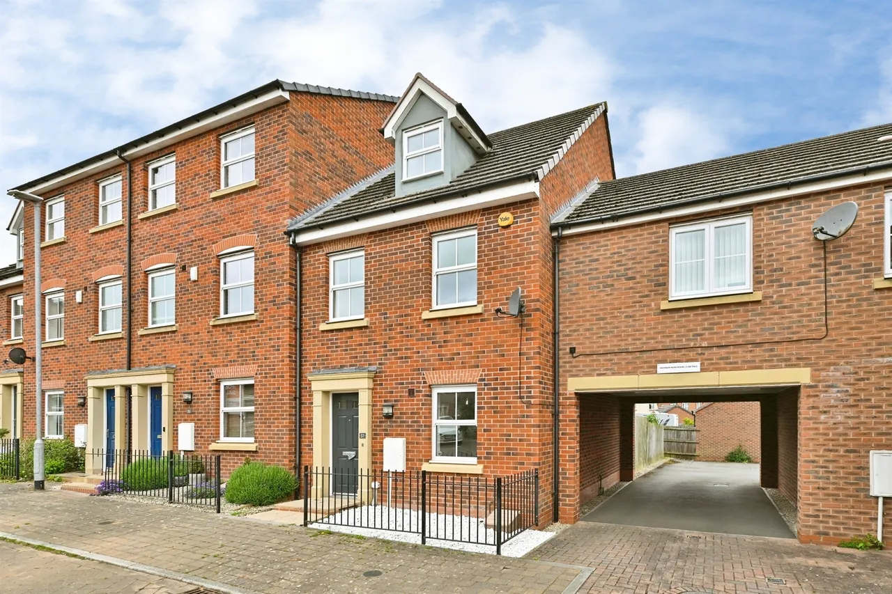 3 bed house for sale — Cherwell Gardens, Bingham, Nottingham