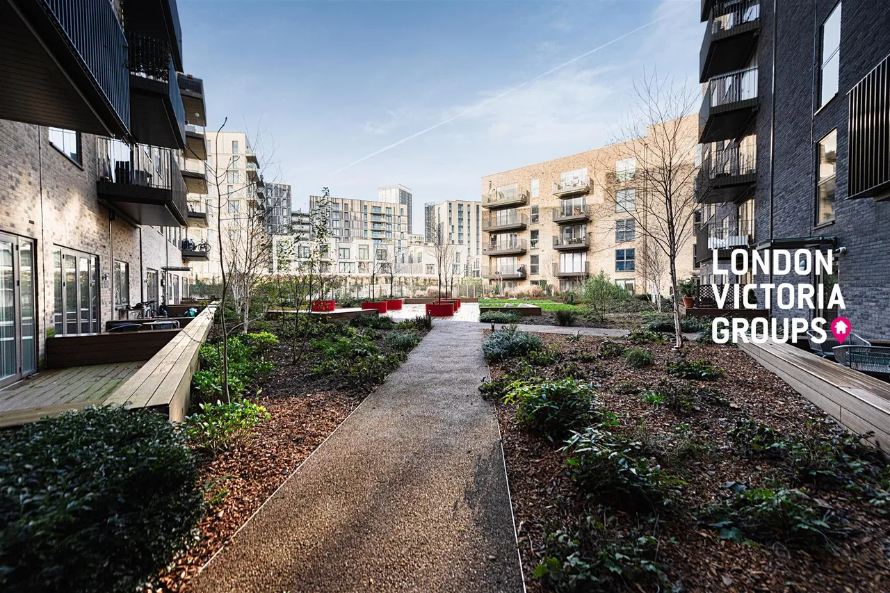 Penny Brookes Street, London, photo 14