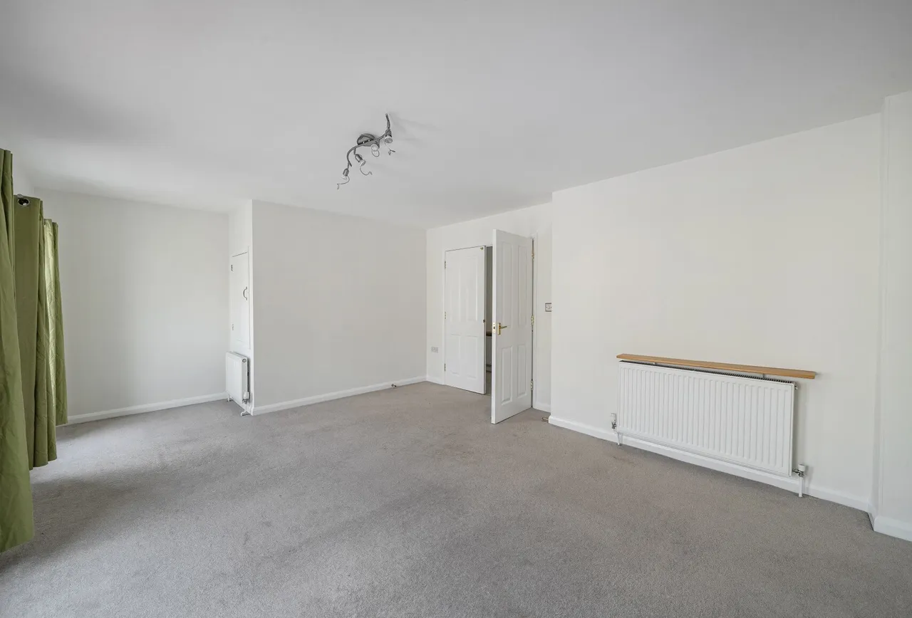 St. Georges Street, Cheltenham, GL50 4AF, photo 5