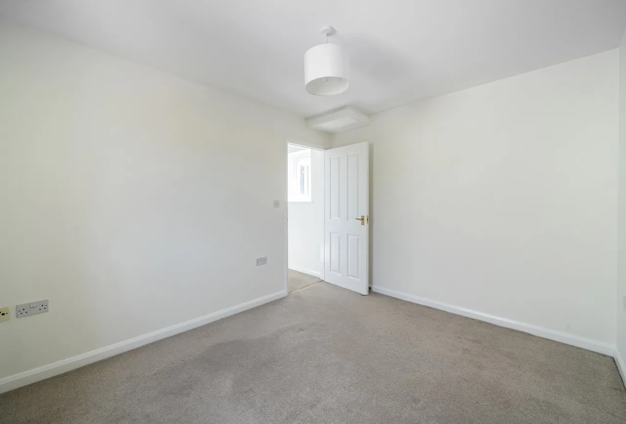 St. Georges Street, Cheltenham, GL50 4AF, photo 8