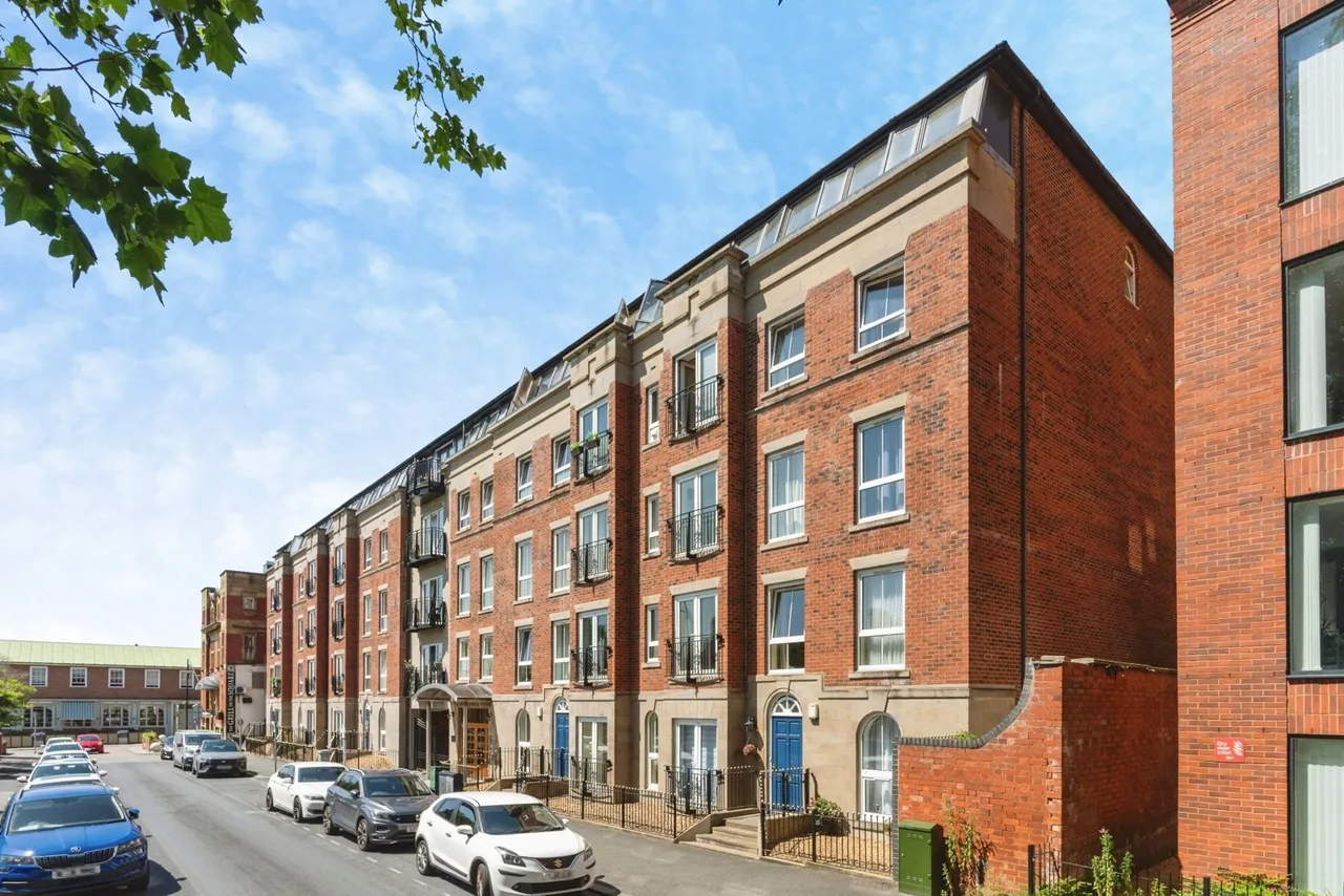 Palmyra Square North, Warrington, WA1, photo 6
