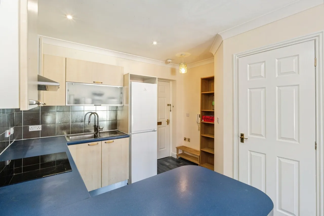 Palmyra Square North, Warrington, WA1, photo 14