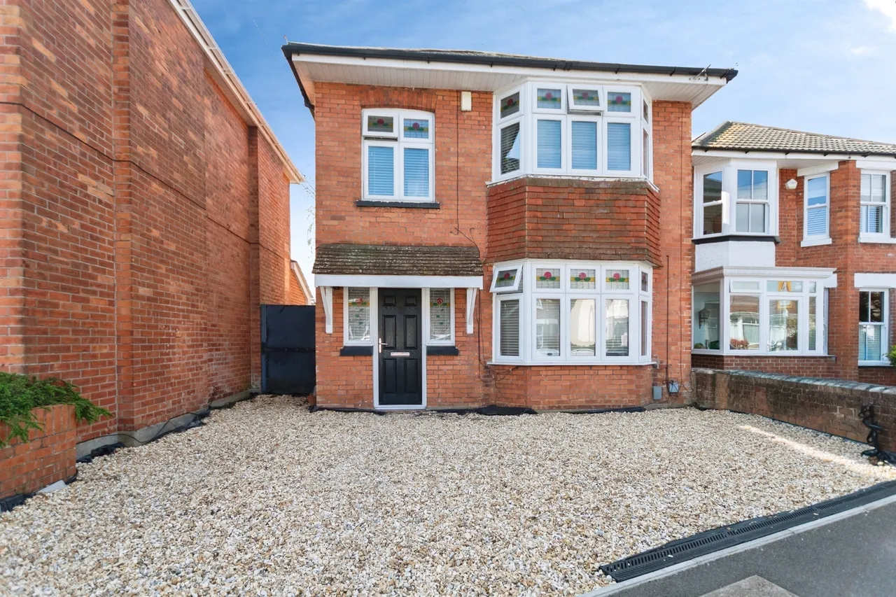 3 bed house for sale — Oswald Road, Bournemouth