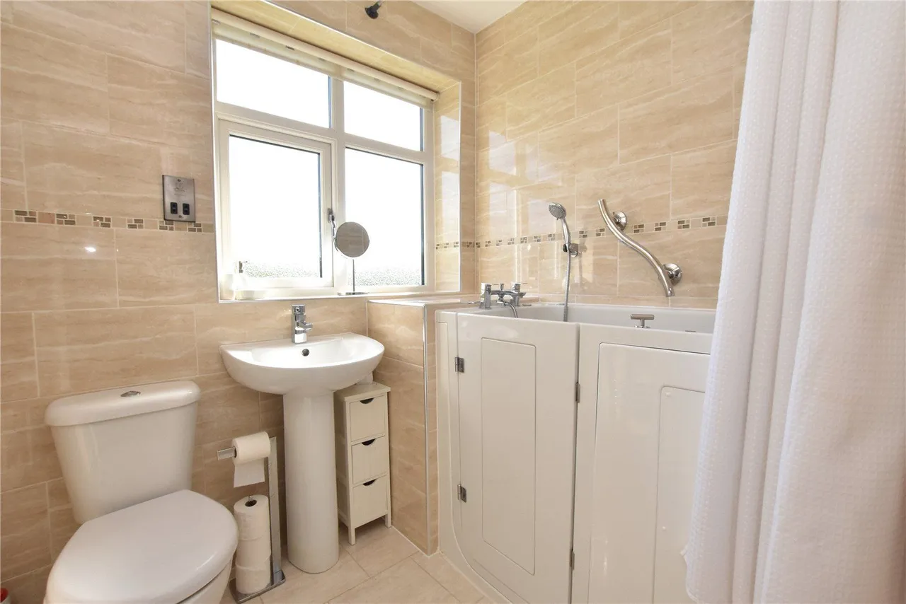 Temple Grove, Leeds, LS15, photo 6