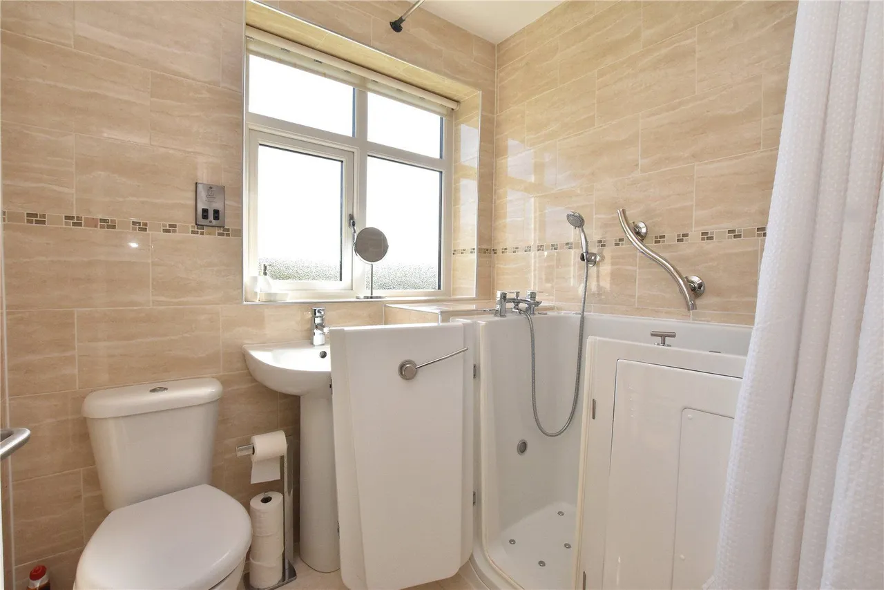 Temple Grove, Leeds, LS15, photo 9