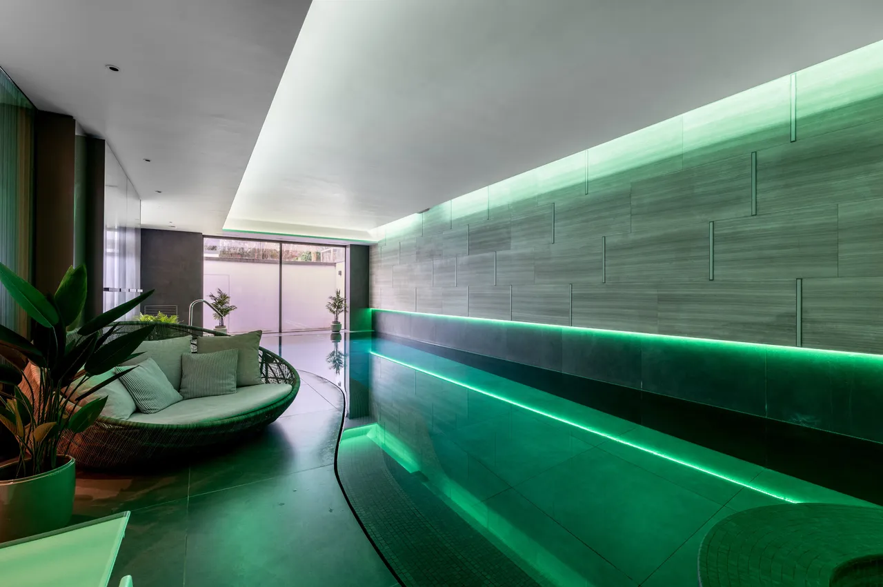 82 Christchurch Avenue, London, photo 3