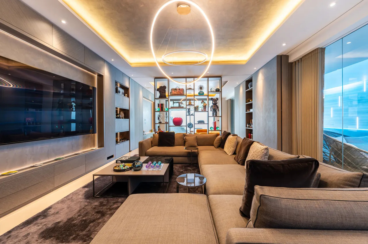 8 bed house to rent — 82 Christchurch Avenue, London