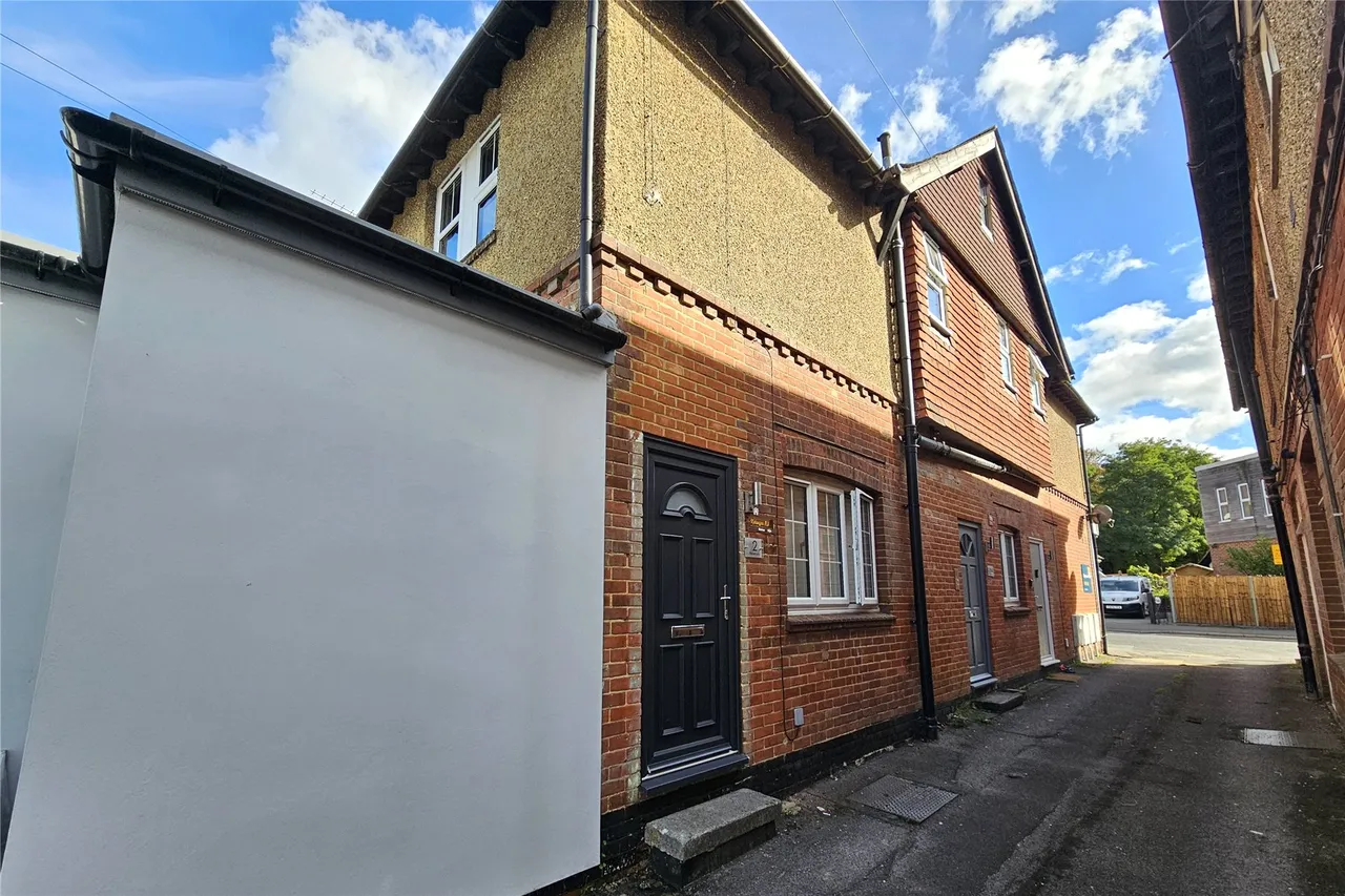Beacon Hill Road, Hindhead, GU26, photo 11