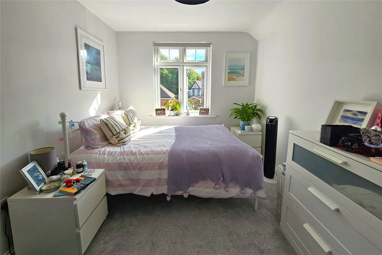 Beacon Hill Road, Hindhead, GU26, photo 6
