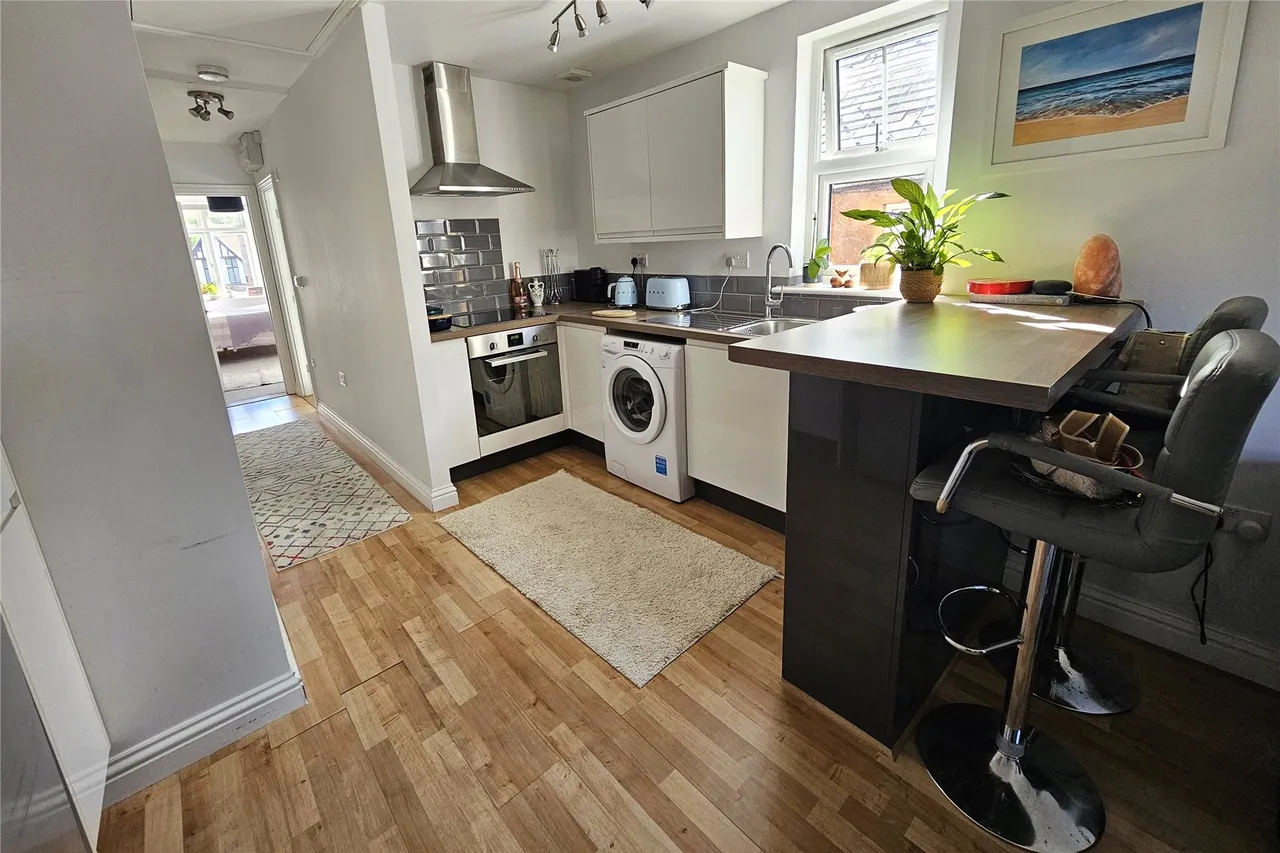 Beacon Hill Road, Hindhead, GU26, photo 8
